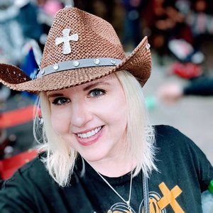 Meet your Posher, Tina